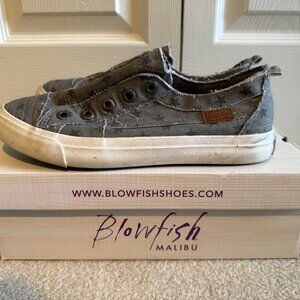 Blowfish Malibu Women's Play Fashion Sneaker Wolf Gray Galaxy Stars Size 9